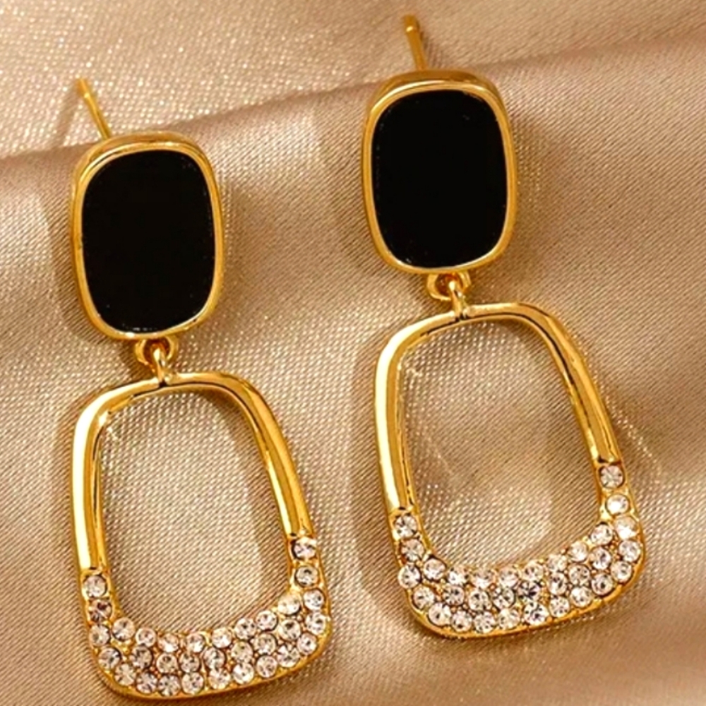 18K Gold Plated Oval Black Golden Hollow Rhinestones